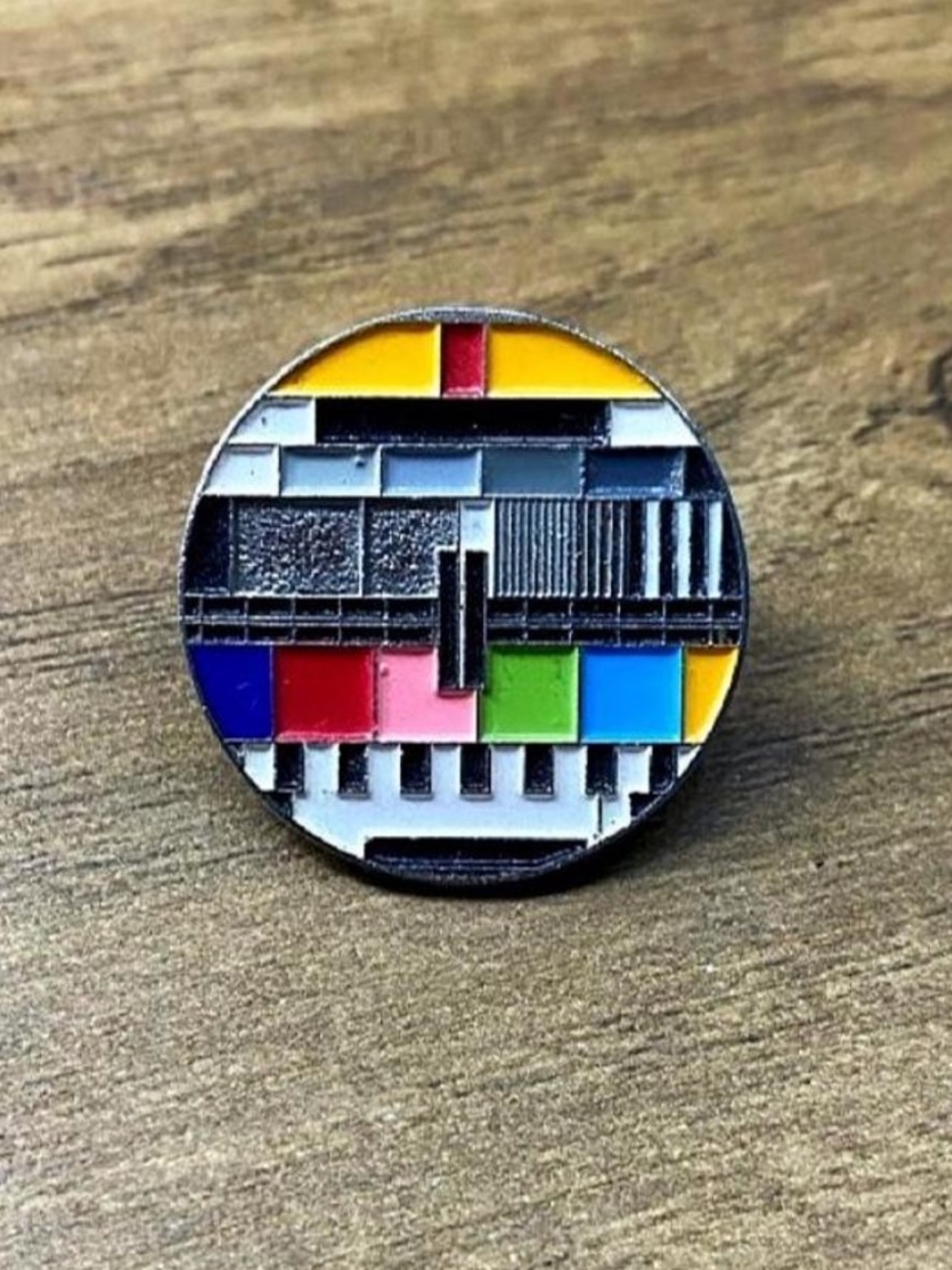 Retro 60s 70s Television Broadcast Test Pattern Enamel Pin Multicolor Round 1in